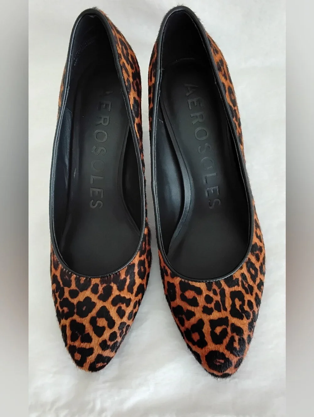 AEROSOLES sleek pointed